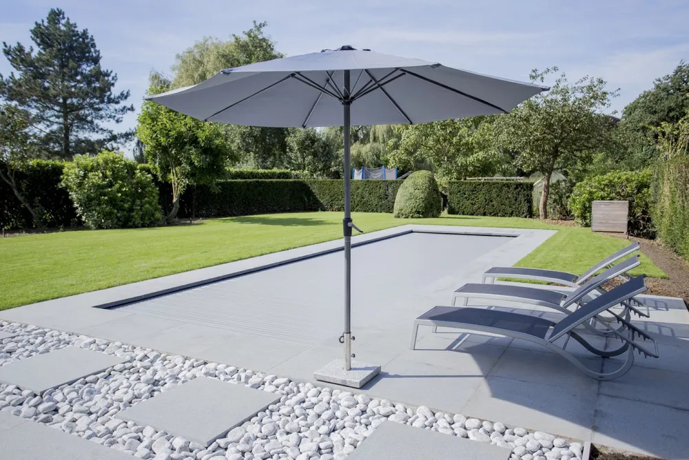 Fertiggestellter PoolFab-Pool im Sommer, Bild 13