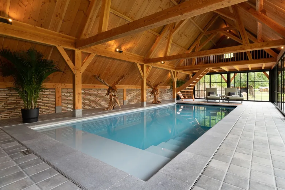 Fertiggestellter PoolFab-Pool im Sommer, Bild 15