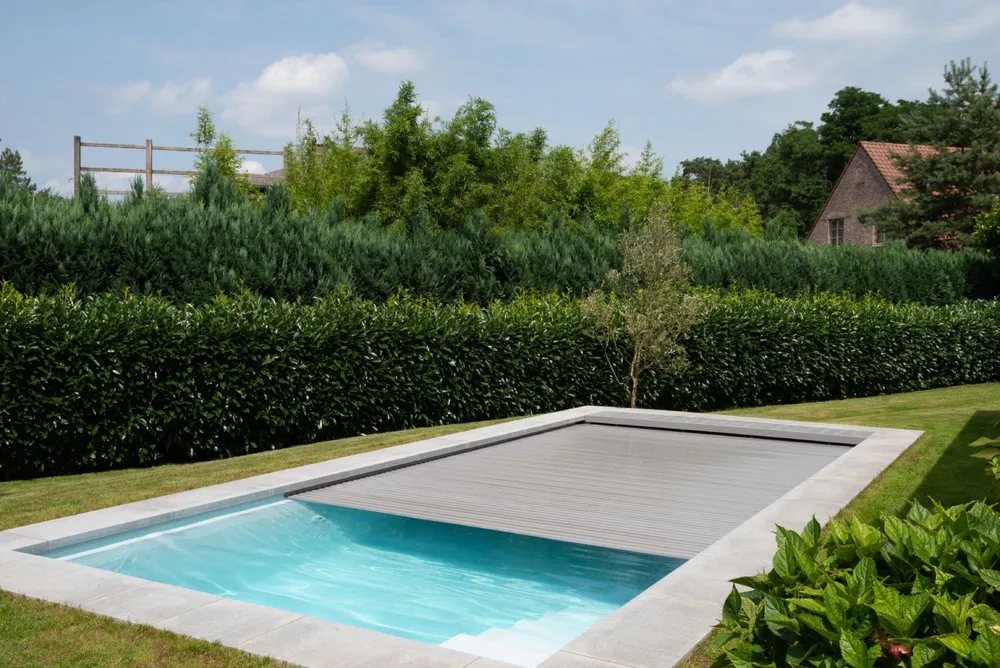 Fertiggestellter PoolFab-Pool im Sommer, Bild 17